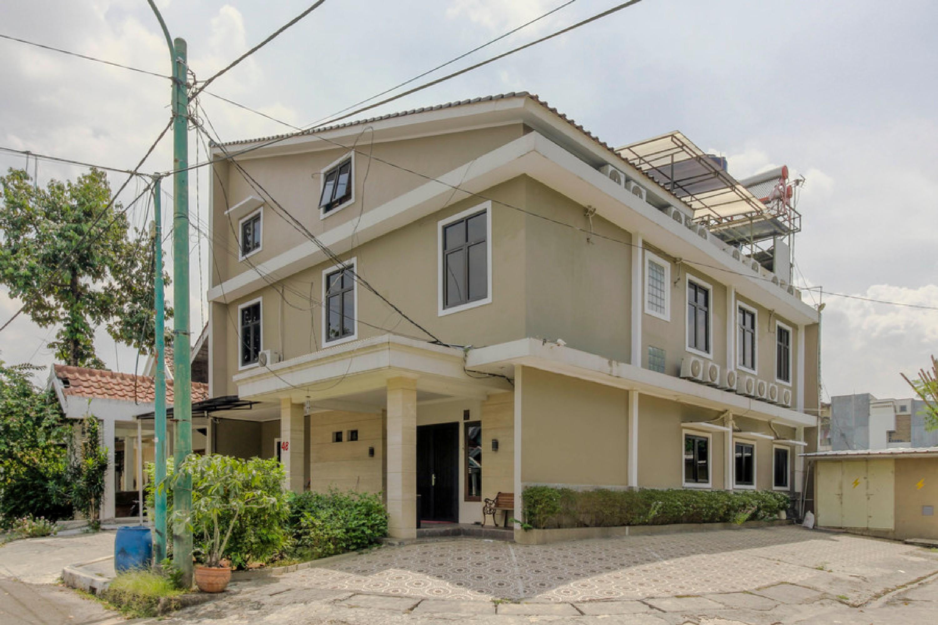 Reddoorz Plus Near Lippo Cikarang Mall بيكاسي المظهر الخارجي الصورة