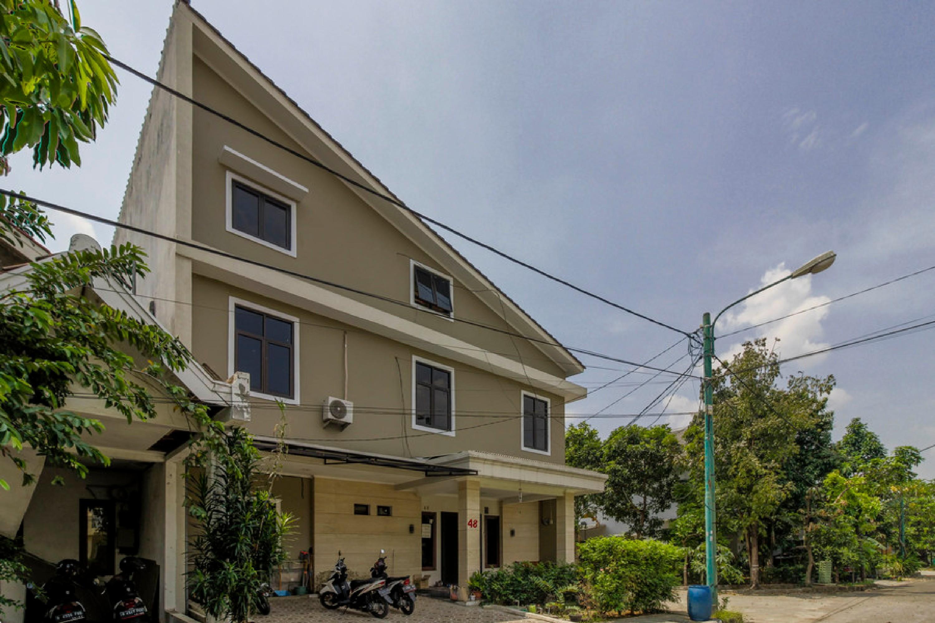 Reddoorz Plus Near Lippo Cikarang Mall بيكاسي المظهر الخارجي الصورة